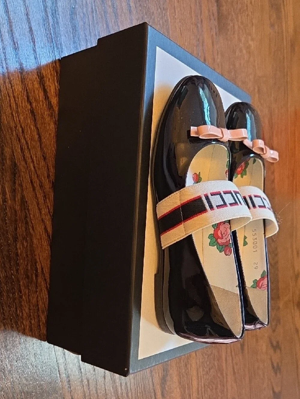 Gucci Black Patent Leather Girls' Mary Janes with Pink Bows
